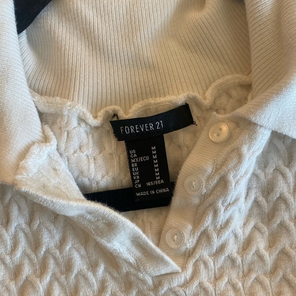 White sweater vest - Picture 4 of 4